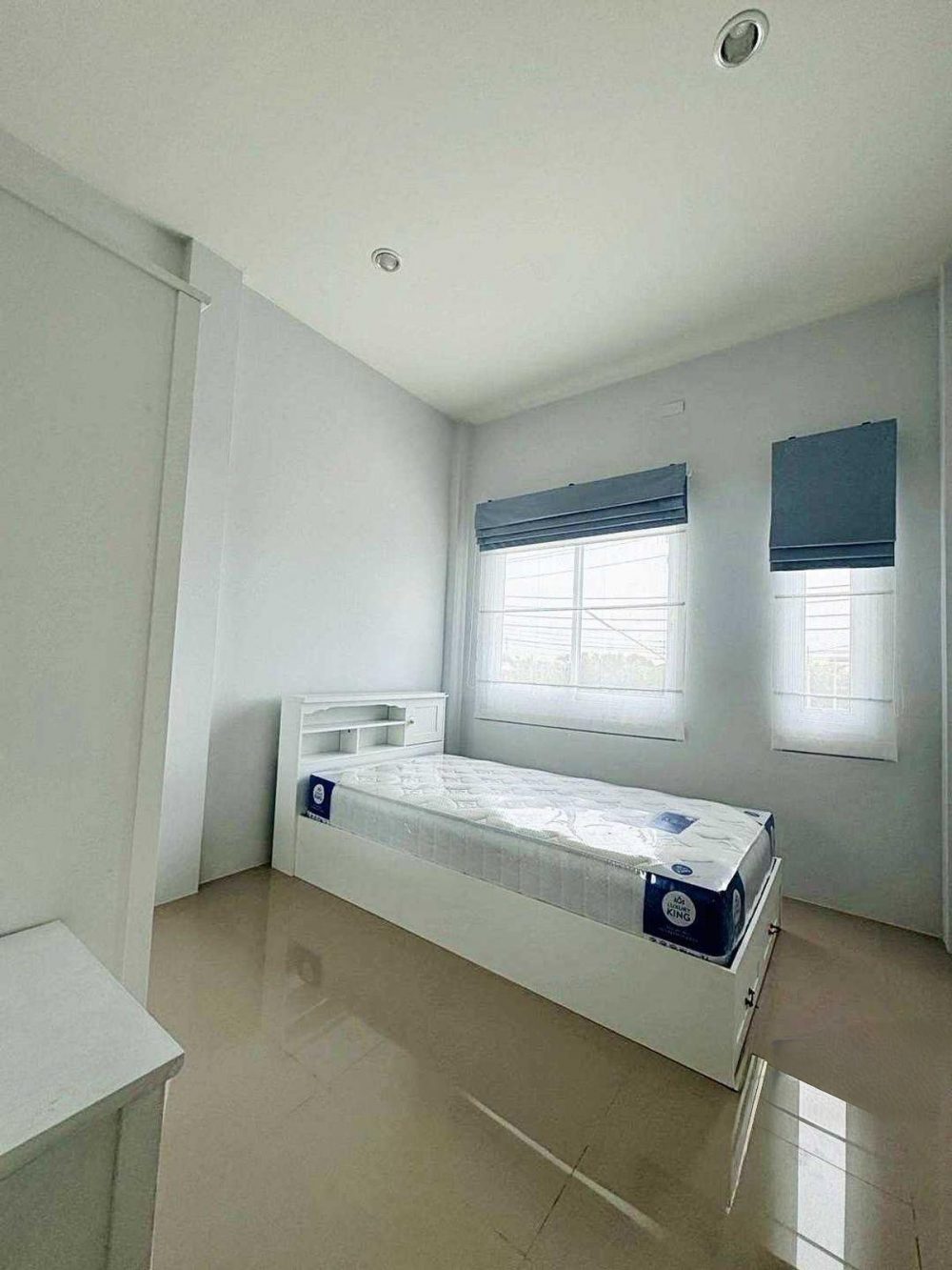 Saranrom Village 它距离春武里-班汶路（344号公路）入口仅200米，交通便利-10