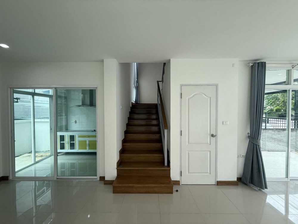 The Pine Sriracha , J-Pack购物中心附近的双拼别墅-7