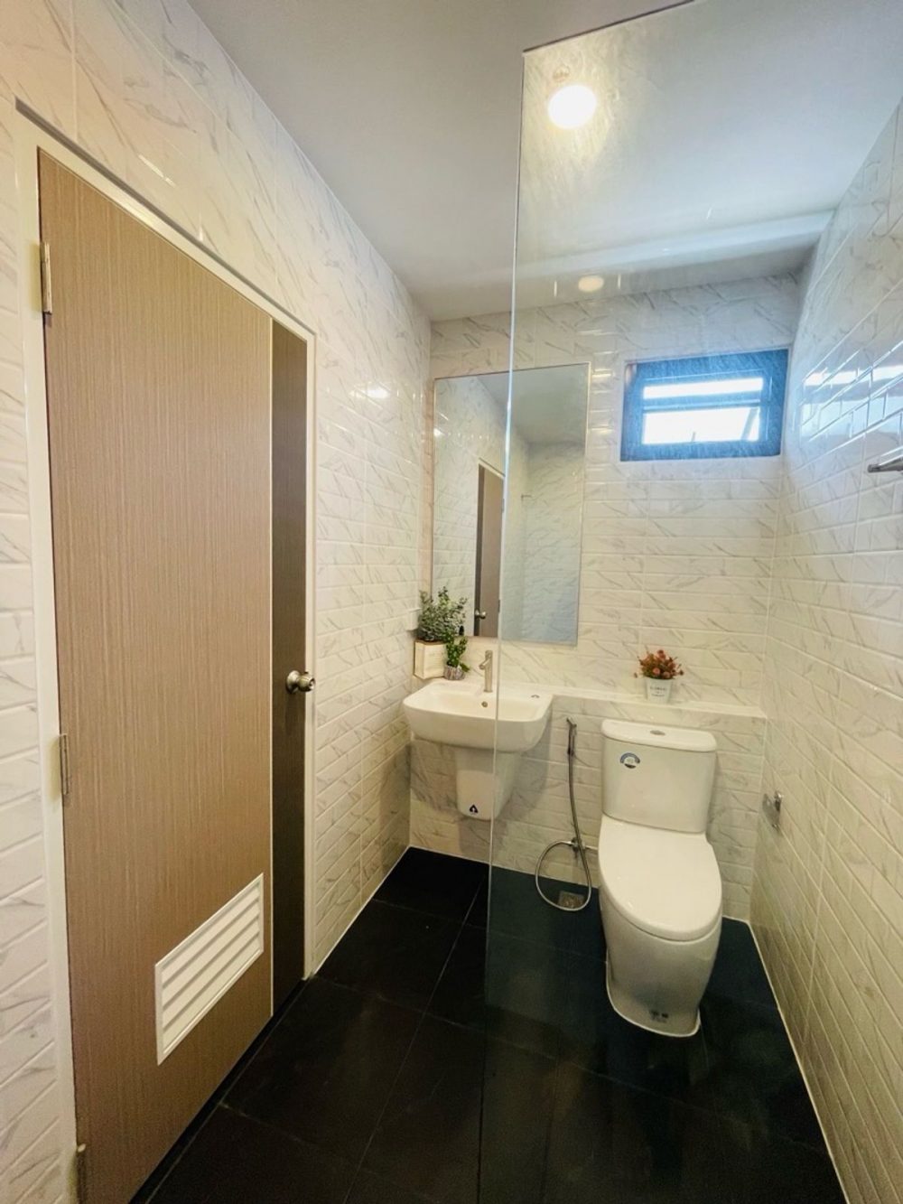 Ariya-Sriracha 项目，两层双拼别墅，极简风格-15