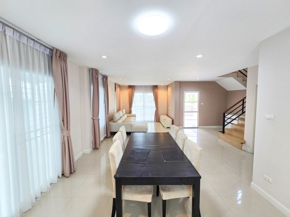 The Tree Nong Kham 漂亮的房子，配有内置家具，靠近J-Park-5