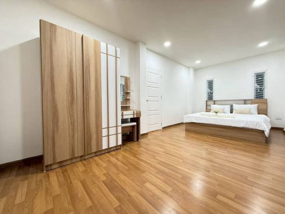 The Central Village 2 三卧室联排别墅，拐角单元，位于是拉差中心地段的黄金地段-12