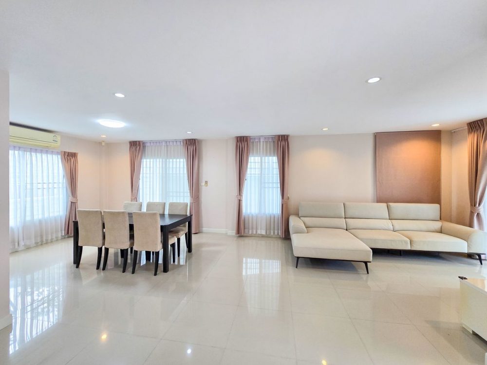 The Tree Nong Kham 漂亮的房子，配有内置家具，靠近J-Park-7