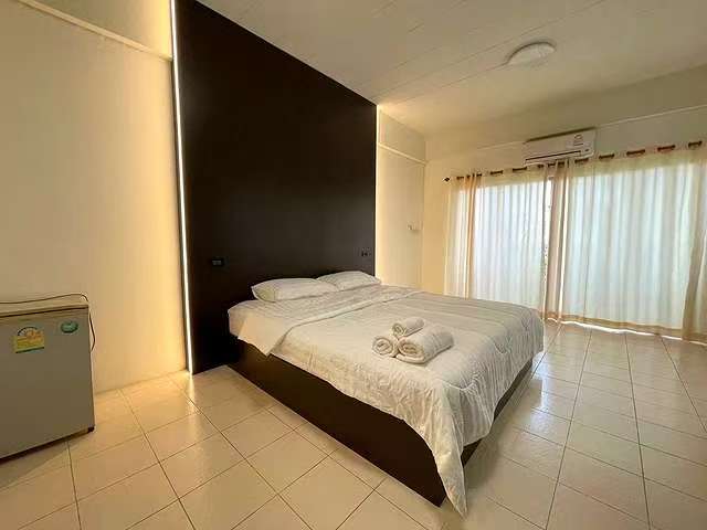 Talaythong 简约风格房间，家具齐全，交通便利-4