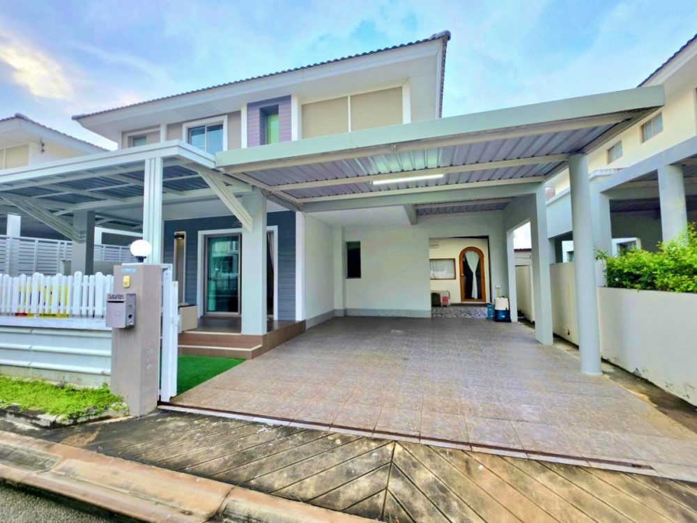 Life In The Garden Sriracha 一栋舒适的两层半独立式住宅，交通便利-2