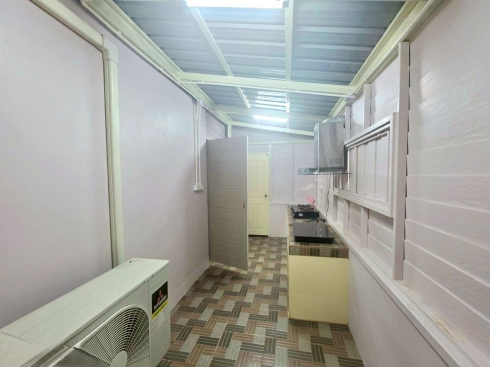 Life In The Garden Sriracha 一栋舒适的两层半独立式住宅，交通便利-7