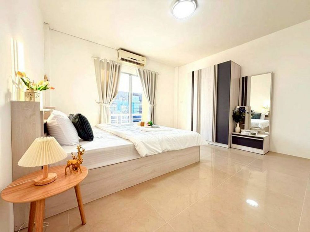 Golden Place Village 房屋已全新装修，干净漂亮，可拎包入住-8