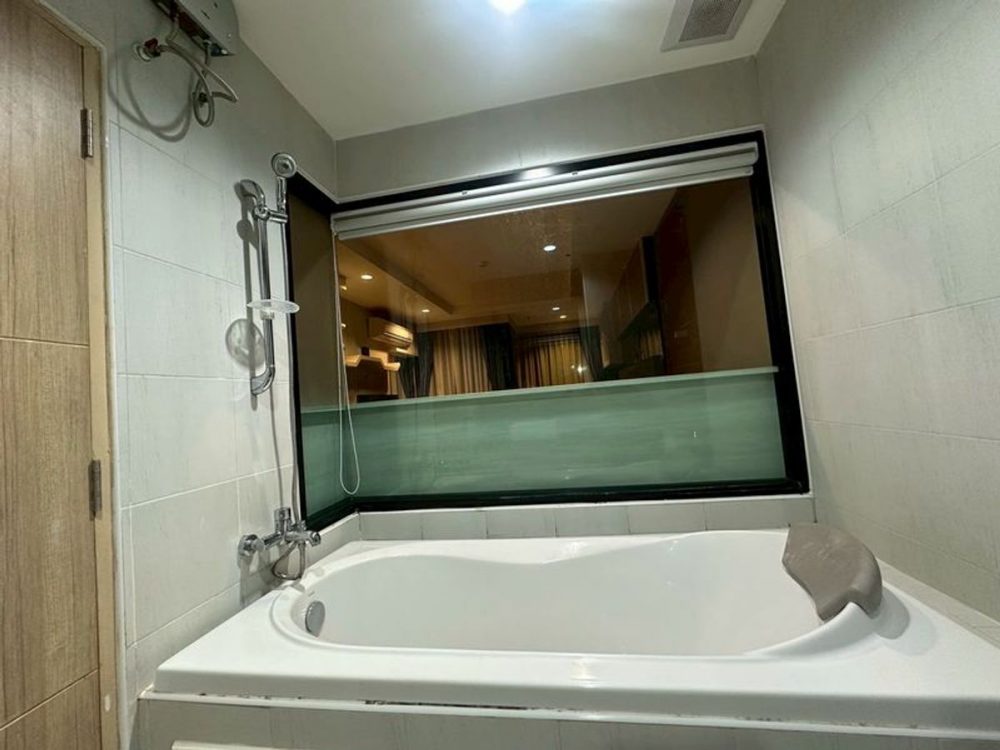 Ladda plus 位于是拉差市中心的单间公寓，地理位置优越-9