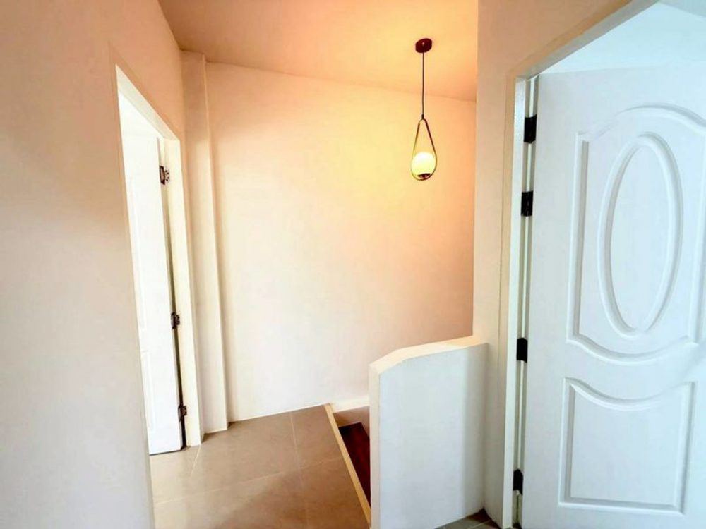 Golden Place Village 房屋已全新装修，干净漂亮，可拎包入住-7