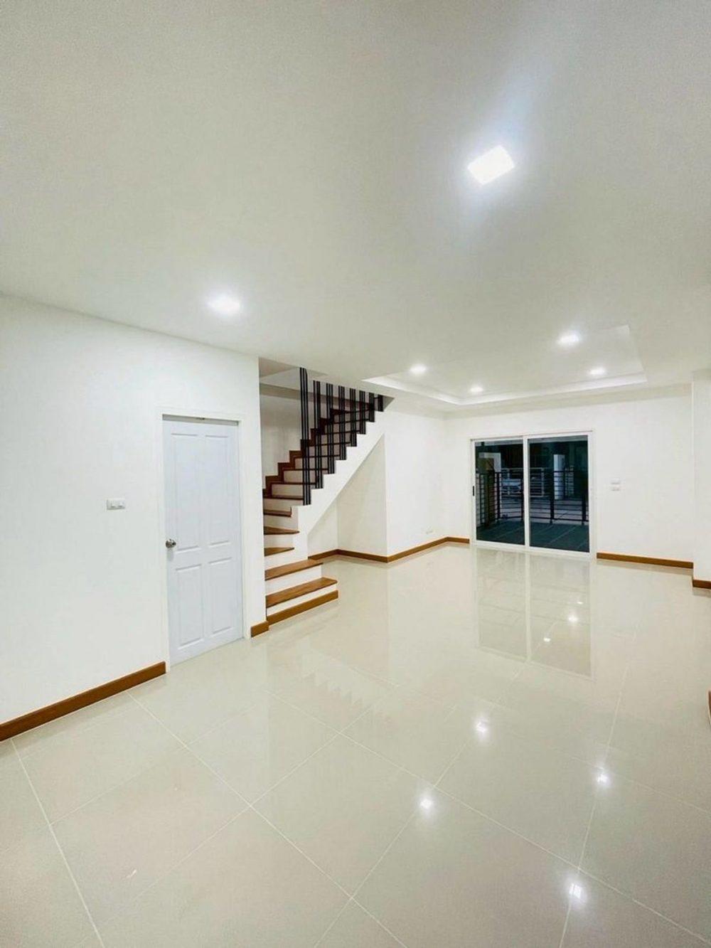 The Prize Sriracha 转角联排别墅，全新装修，拎包入住-4