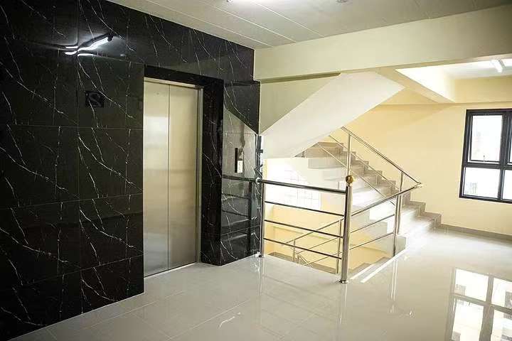 The Zleep 位于 Ao Udom-Pak Ruam 路，靠近 Robinson Bowin 的豪华现房公寓，拎包即可入住！-3