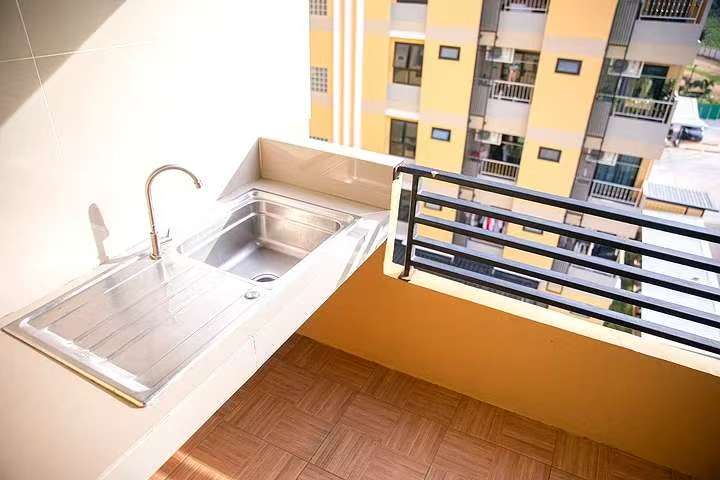 The Zleep 位于 Ao Udom-Pak Ruam 路，靠近 Robinson Bowin 的豪华现房公寓，拎包即可入住！-10