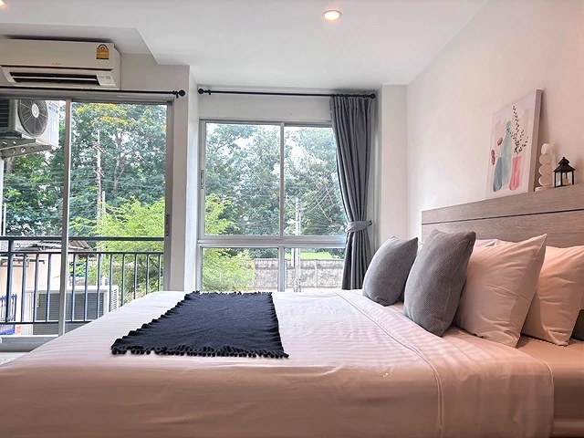 The Camp 简约风格房间，家具齐全，交通便利-3