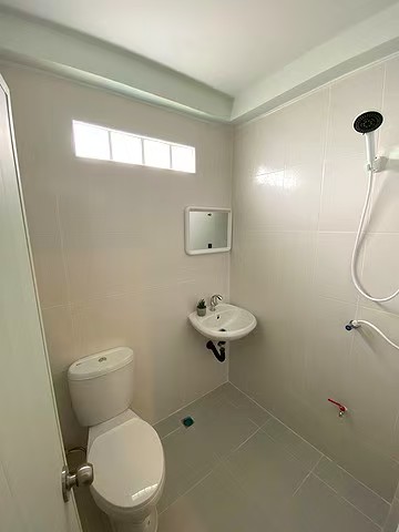 Premier Place 全新装修房间，配备全新家具，拎包入住-5