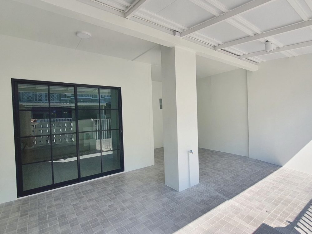 Prueksa 12 全新装修的联排别墅，漂亮舒适，拎包即可入住-3