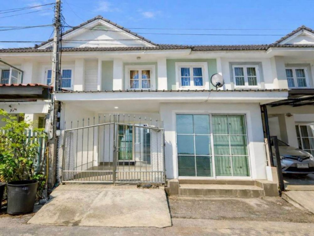 Baan Pruksa 32 两层联排别墅，漂亮舒适的家，位置优越