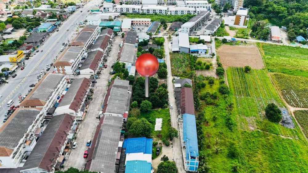 位于春武里府是拉差老虎动物园附近，住宅区内有一块美丽的空地，价格优惠 !-2
